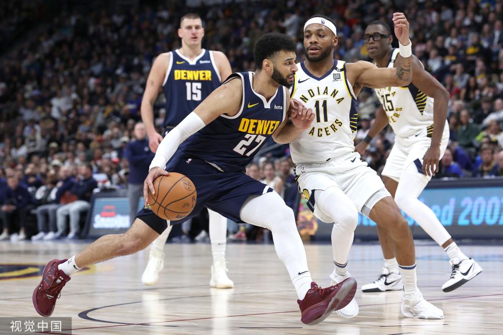 他的一举一 他的一举一