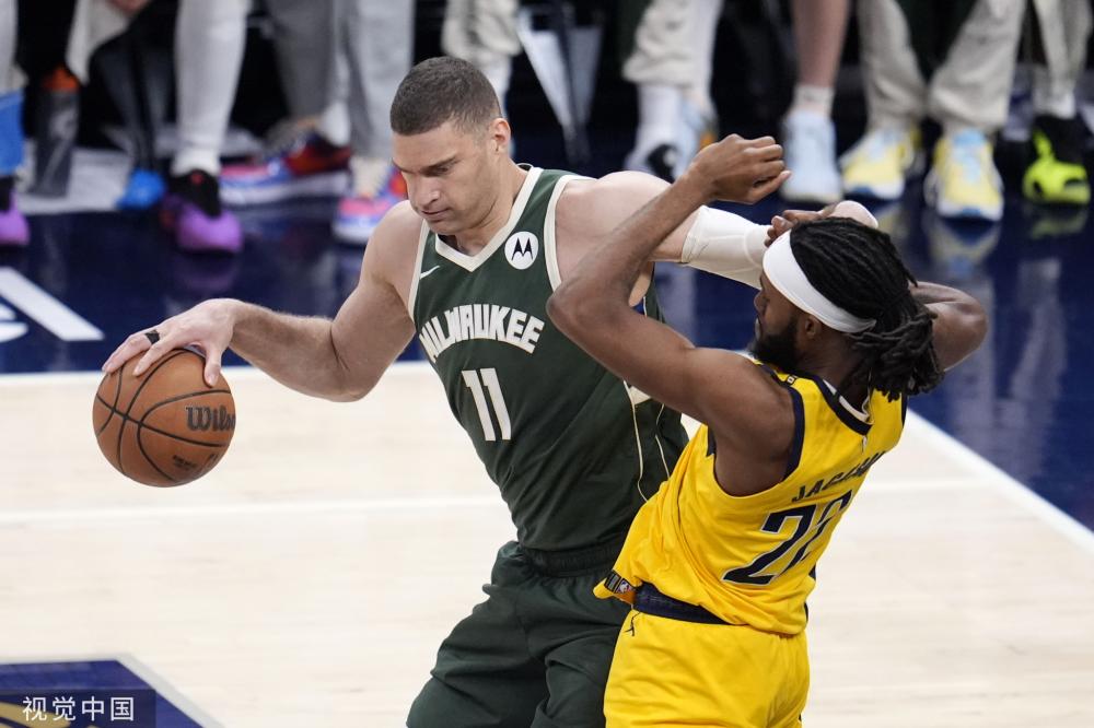 荣获世界足 荣获世界足